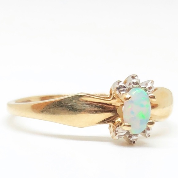 ❤️SOLD❤️ 10k Yellow Gold Genuine Opal Halo Ring - Picture 2 of 8